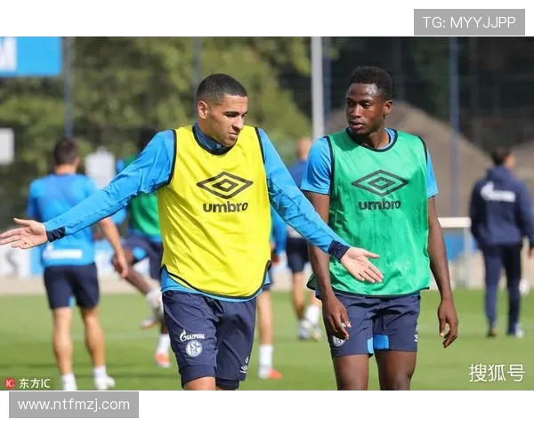 穆斯利奇称沙尔克永不孤战全队留守当地全力备战即将到来联赛新程